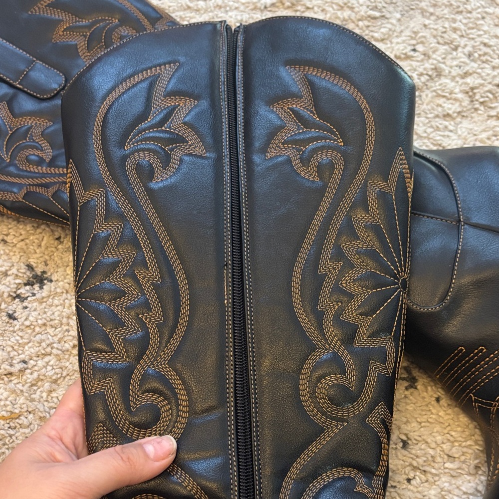 Black Embroidered Women's Boots - image 3